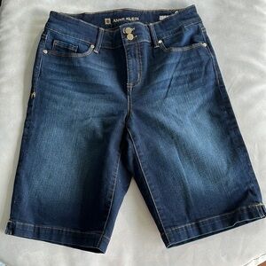 Anne Klein Bermuda shorts